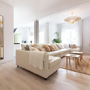 https://malaga-holidays-city-center.1costadelsol.com